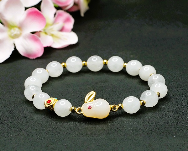 WHITE JADE RABBIT BEADS BRACELET