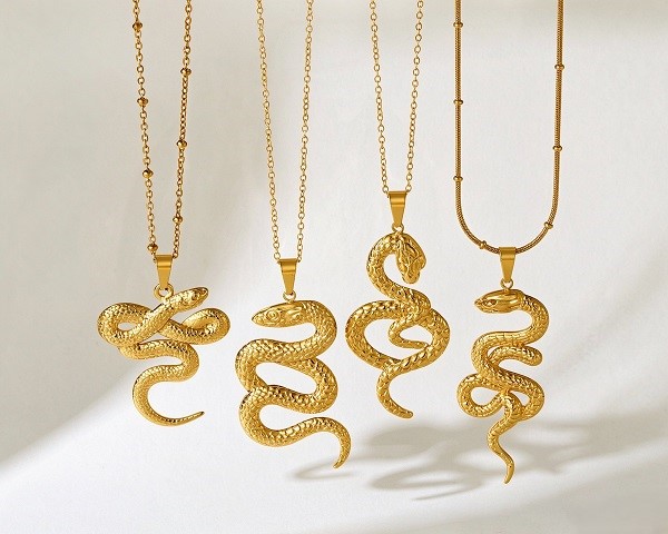 SNAKE NECKLACE PENDANT